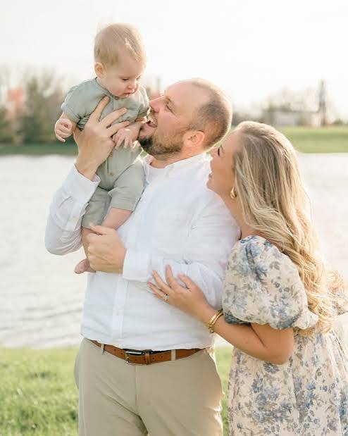 Casual Elegance: White Linen-Like Shirt and Tan Trousers Family Portrait Casual Elegance: White Linen-Like Shirt and Tan Trousers Family Portrait — Family Photo Outfits