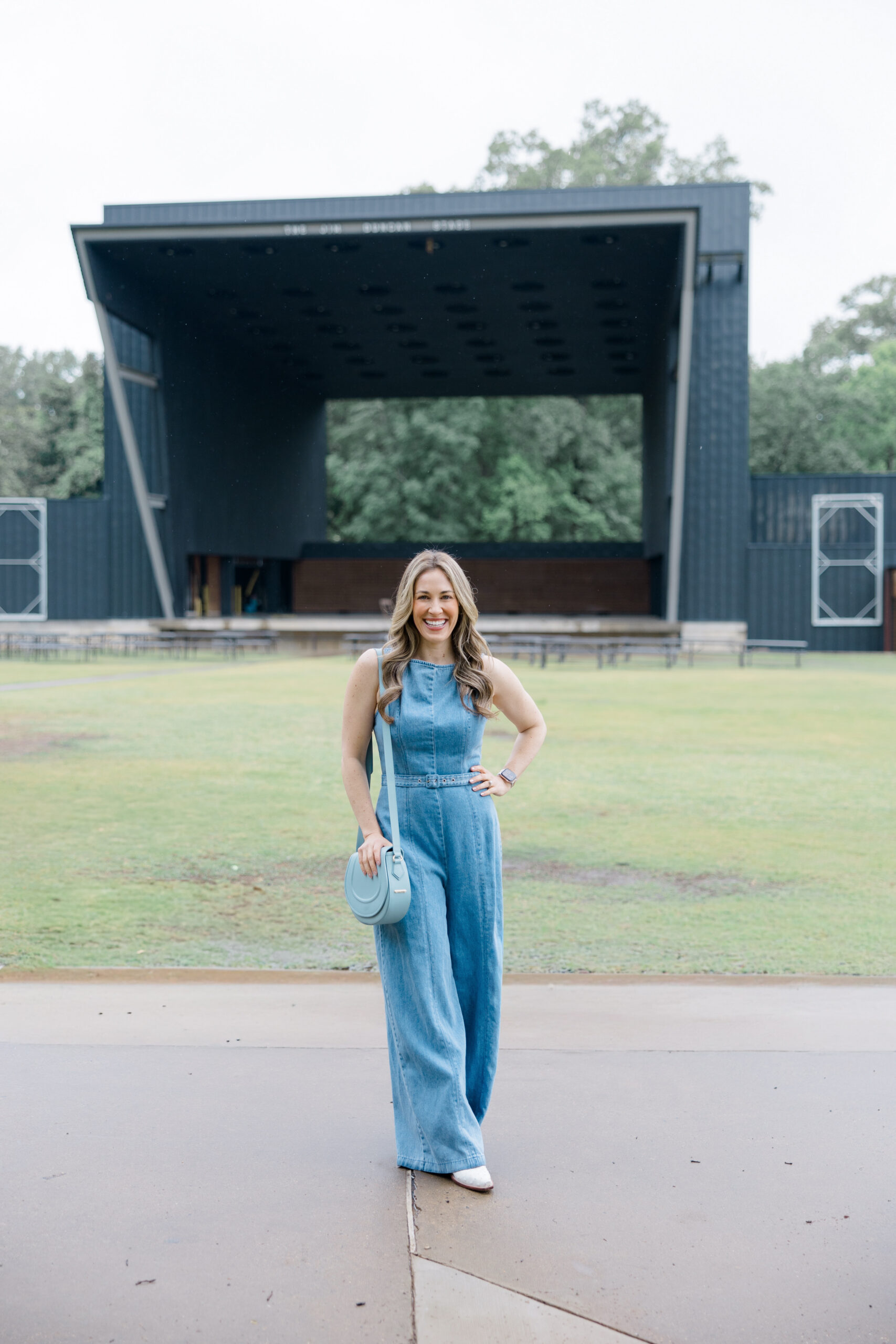 Denim Jumpsuit for Effortless Outdoor Concert Style Denim Jumpsuit for Effortless Outdoor Concert Style — Concert Outfits