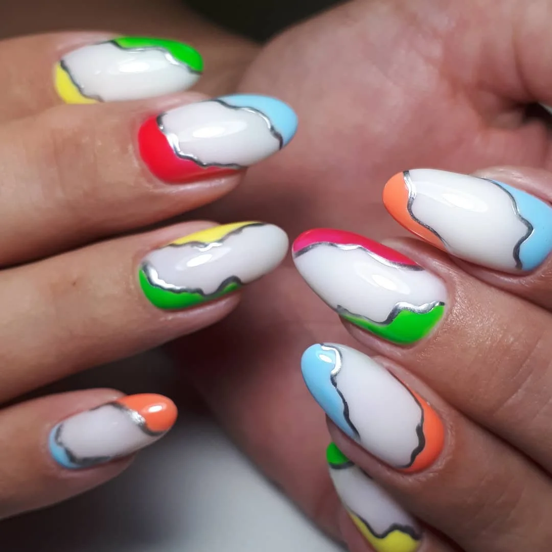 30 Elegant Milky Oval Nails With a Glossy Shine for a Timeless, Feminine Manicure Look