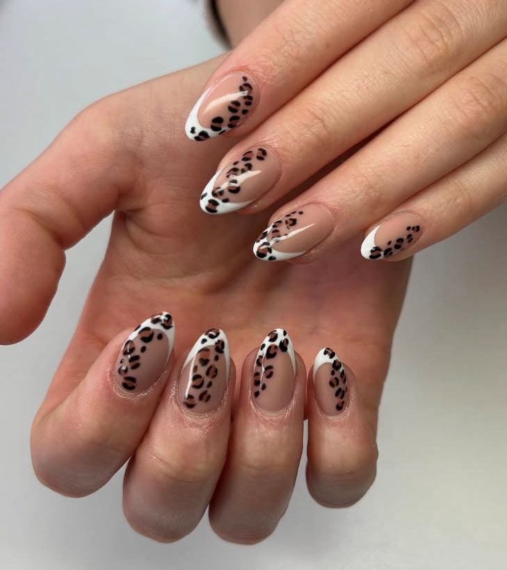 Glossy Sheer Base Leopard Print French Tip Almond Nails Glossy Sheer Base Leopard Print French Tip Almond Nails — Leopard Print Nails