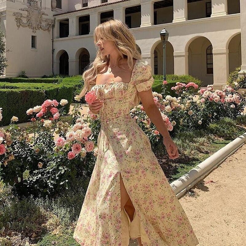 Spring Outing Garden Visit Outfit Idea — Cottagecore Outfits