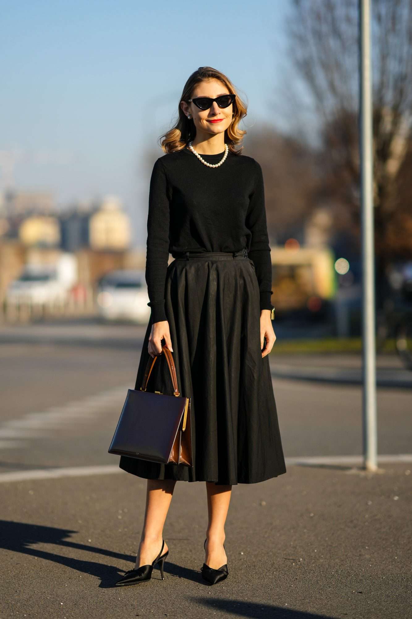 Classic Silhouette: Black Sweater and Full A-Line Skirt Classic Silhouette: Black Sweater and Full A-Line Skirt — 50s Outfits