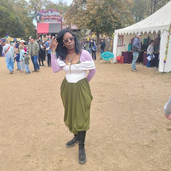 Black Boots Outfit Idea — Renaissance Faire Outfits