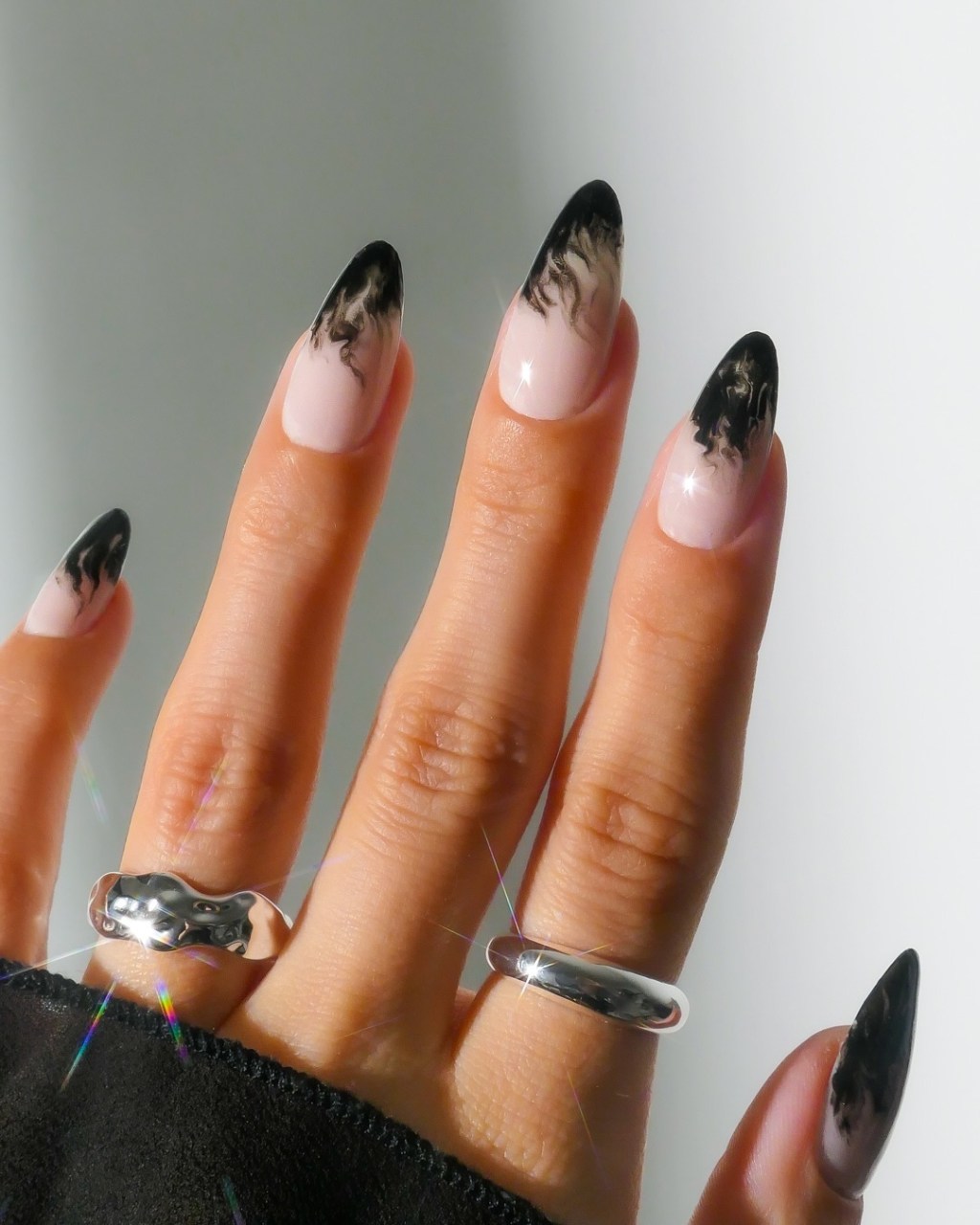 Black Smoke-Like Art On Tips Visual Idea Black Smoke-Like Art On Tips Visual Idea — Black Nails