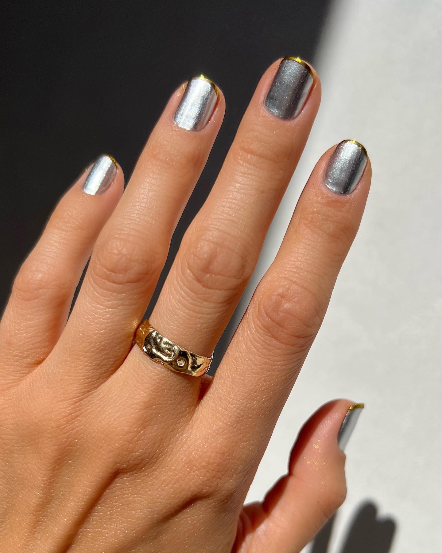 Chrome Visual Idea Chrome Visual Idea — Silver Nails