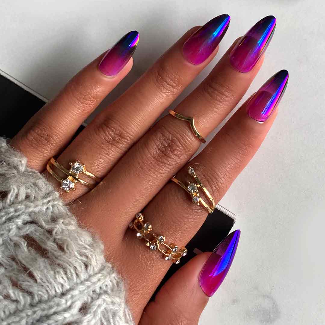 Color-Shifting Chrome Gradient Almond Nails Color-Shifting Chrome Gradient Almond Nails — Baddie Nails