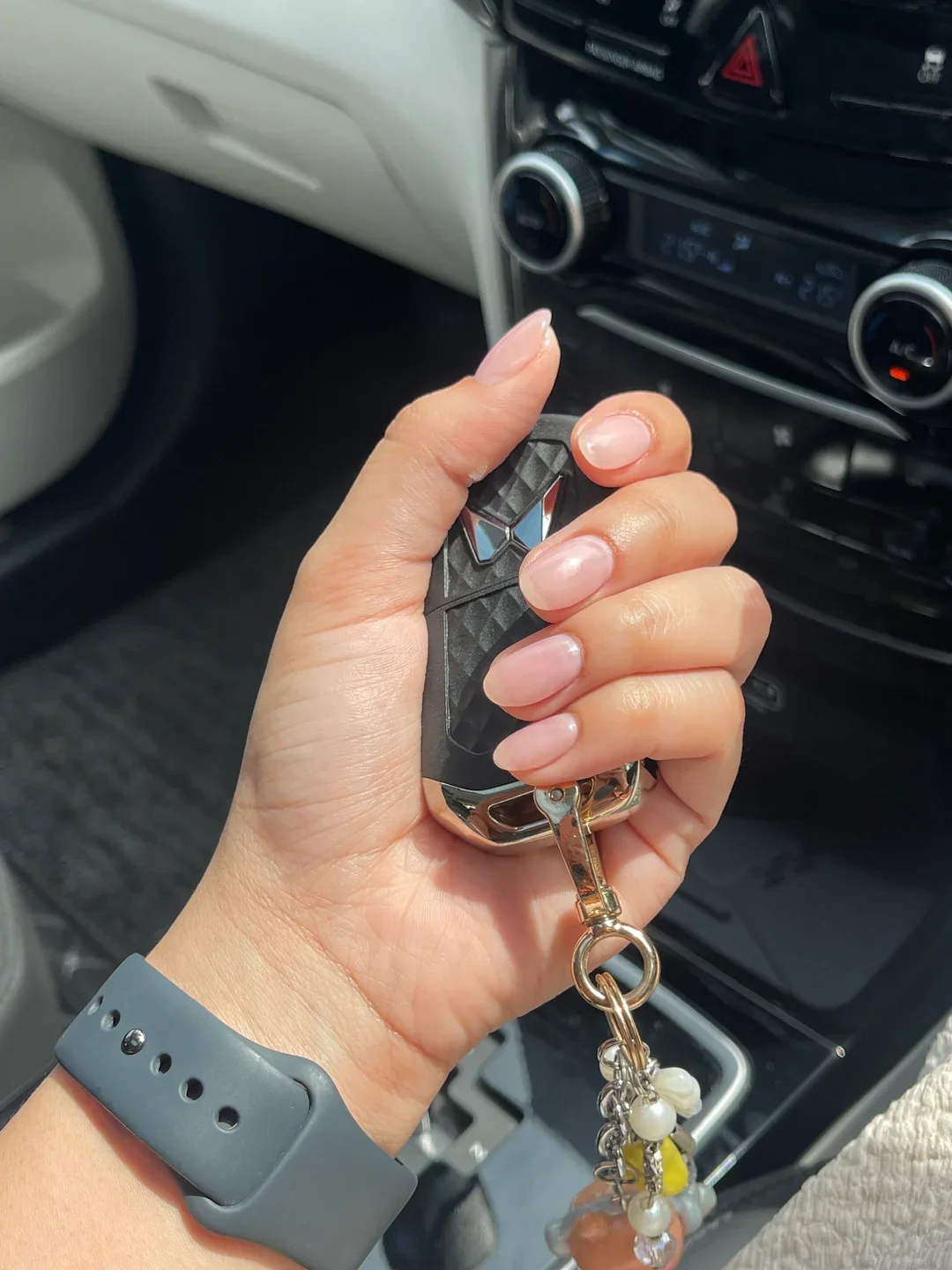23 Minimalist Nude Nails For Timeless Chic Looks