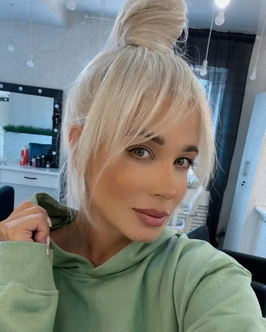 24 Beautiful Hairstyles With Bangs for a Fresh Look