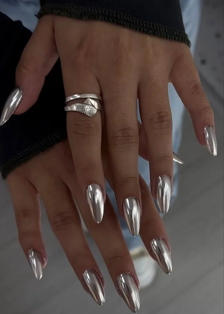 29 Elegant Pearl Chrome Nails: The Elegant Manicure Trend Taking Over Pinterest