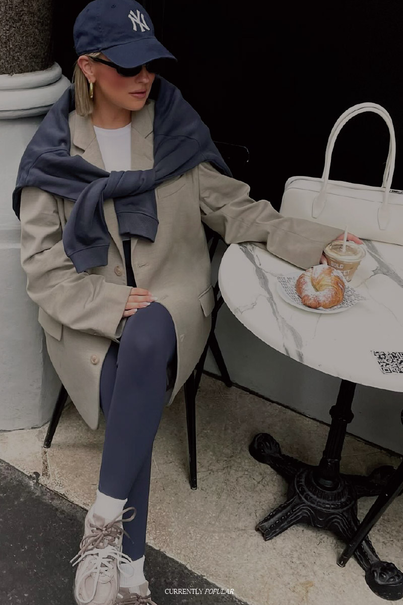 Oversized Blazer Over Leggings and Sweatshirt Oversized Blazer Over Leggings and Sweatshirt — Athleisure Outfits