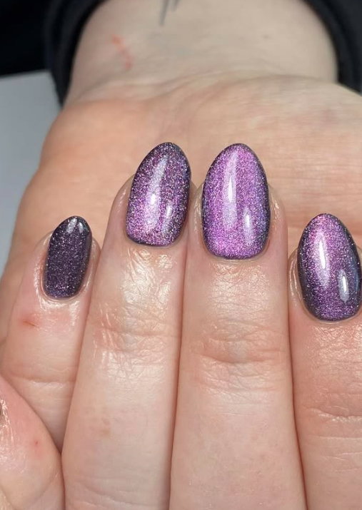 Shimmering Purple Pink Cat Eye Short Oval Nails Shimmering Purple Pink Cat Eye Short Oval Nails — Purple Nails