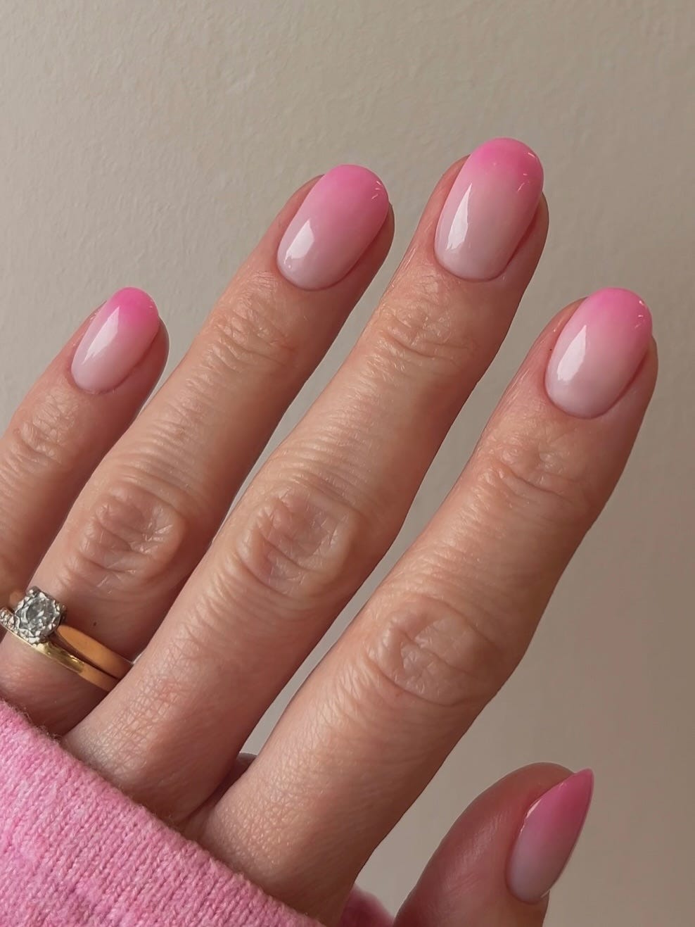 Medium Oval Vibrant Pink Ombre Medium Oval Vibrant Pink Ombre — French Ombre Nails