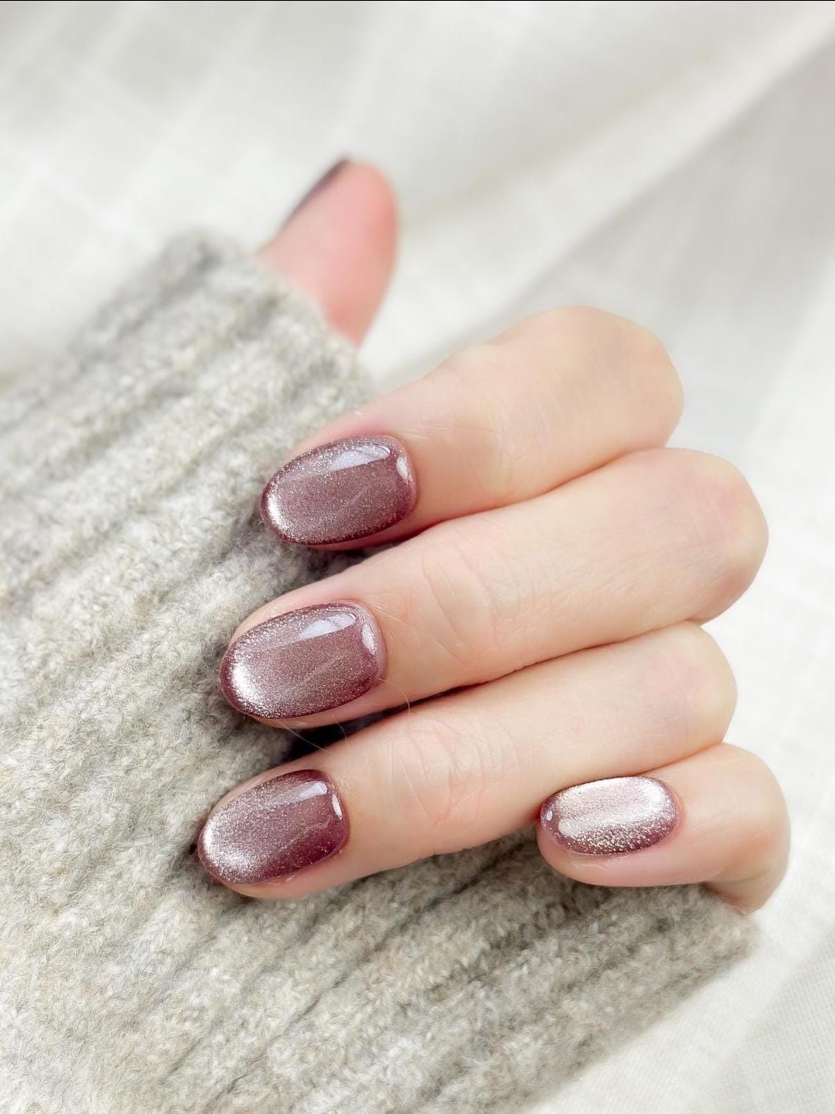 Mauve Pink Oval Cat Eye Nails Mauve Pink Oval Cat Eye Nails