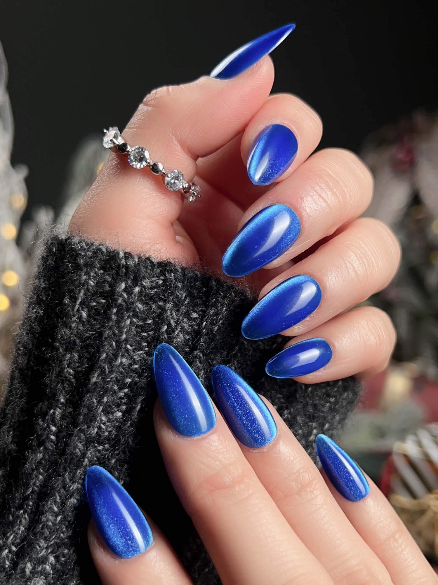 Cat-Eye Glossy Visual Idea Cat-Eye Glossy Visual Idea — Royal Blue Nails