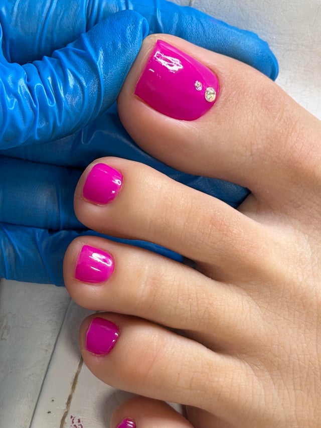 Two Small Rhinestones On The Big Toenail Visual Idea Two Small Rhinestones On The Big Toenail Visual Idea — Toe Nail Colors