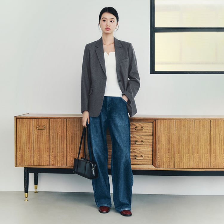 Polished Casual with a Blazer and Wide-Leg Jeans Polished Casual with a Blazer and Wide-Leg Jeans — Outfits for Pear Shape