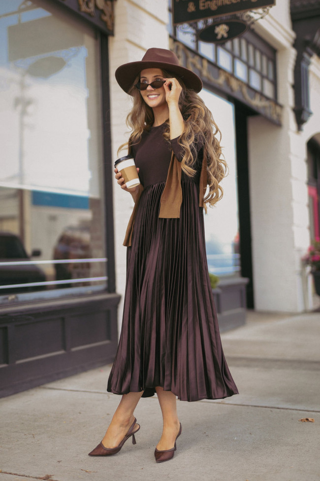Dark Brown Pleated Midi Dress with Tan Accents for Daytime Events Dark Brown Pleated Midi Dress with Tan Accents for Daytime Events — Modest Outfits