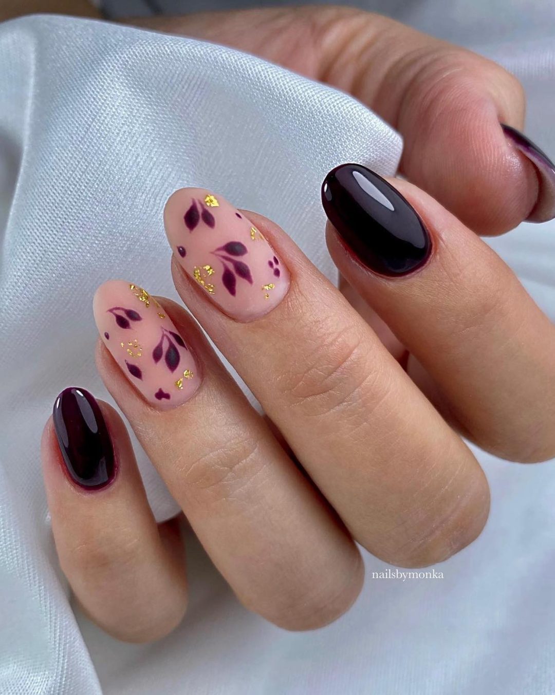 Matte Nude with Dark Purple Leaf Art Matte Nude with Dark Purple Leaf Art — Dark Purple Nails