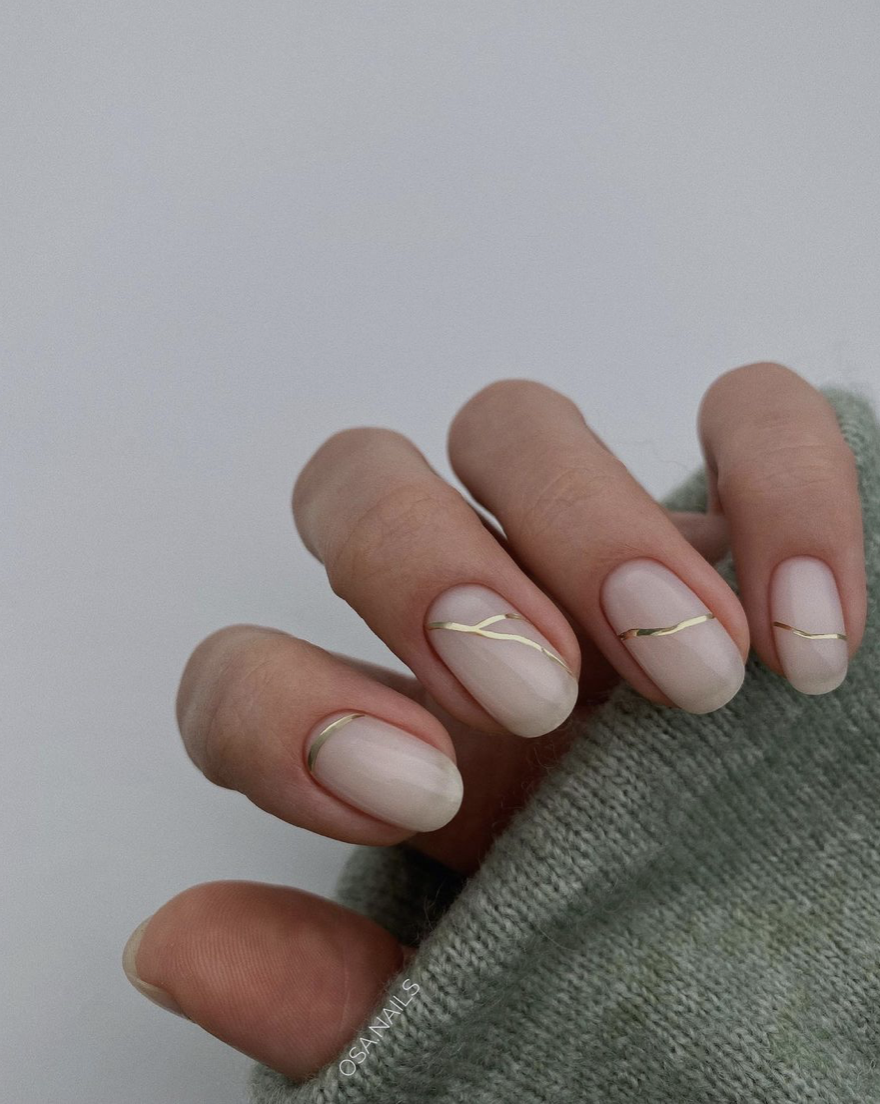 Milky Beige with Gold Lines Milky Beige with Gold Lines — Neutral Nails