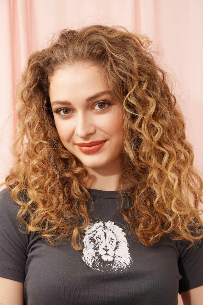 27 Long Wavy Hairstyles with Layers to Try in 2026
