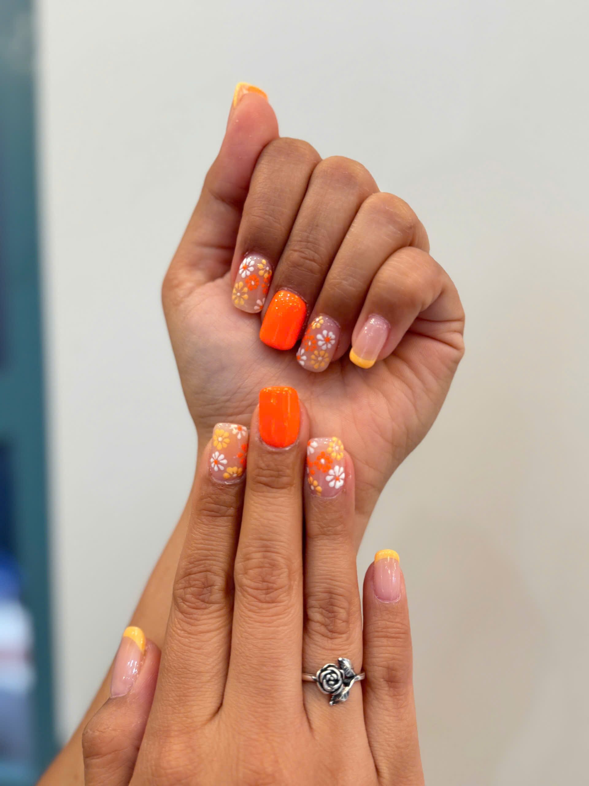 Medium Square Floral Accents — Square Nails