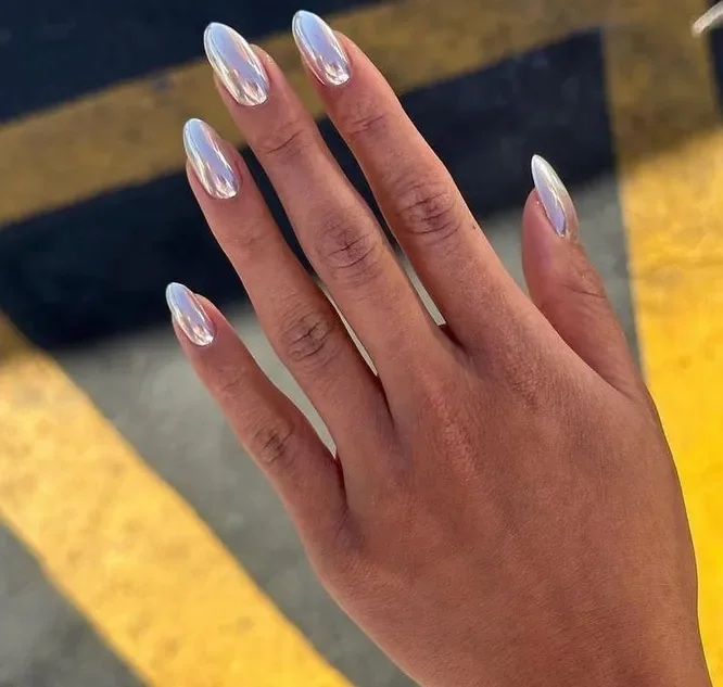 23 Chrome Nails For Modern Elegant Manicure Looks