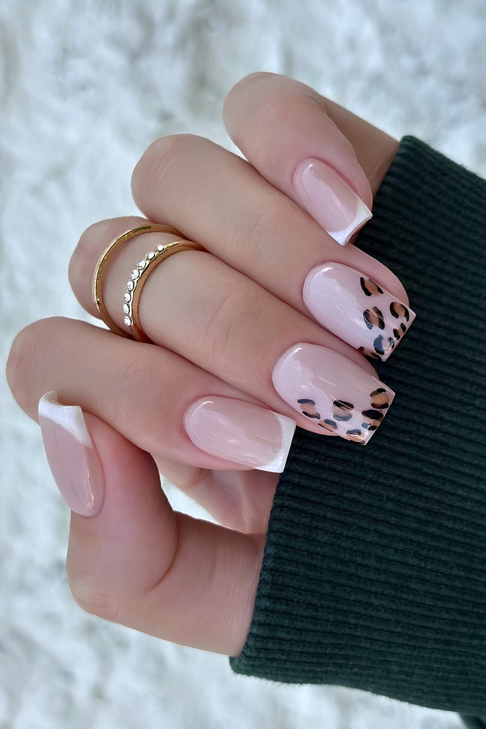 French Tip Leopard Accent Short Nails French Tip Leopard Accent Short Nails — Leopard Print Nails