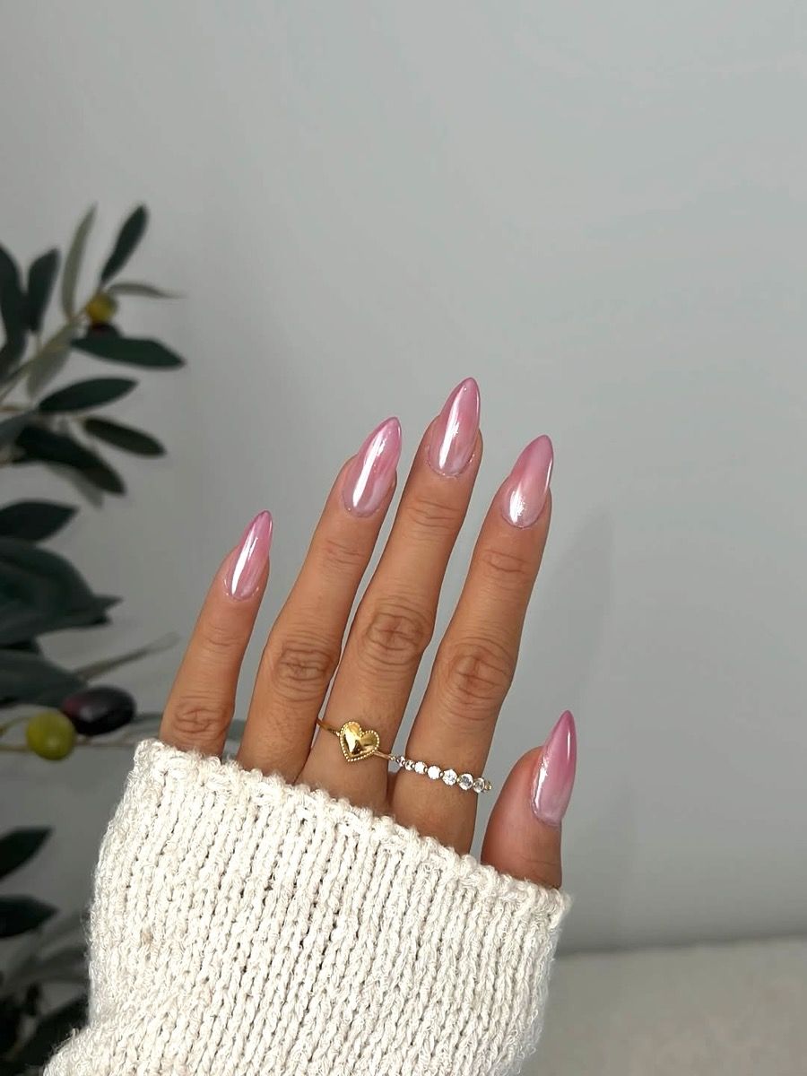 Pale Pink Pearlescent Chrome Almond Pale Pink Pearlescent Chrome Almond — Chrome Nails