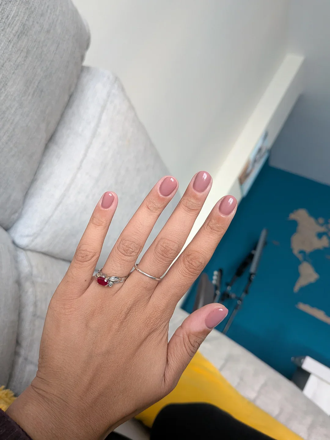 23 Short Glossy Nails For Natural Beauty Trends