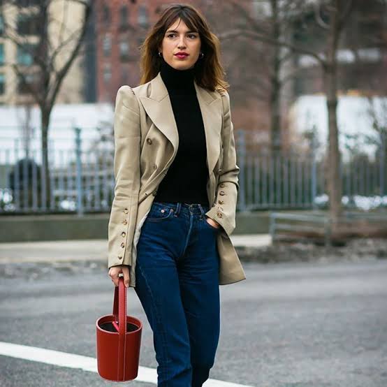 Polished City Look: Beige Blazer with Turtleneck and Dark Jeans — French Girl Outfits