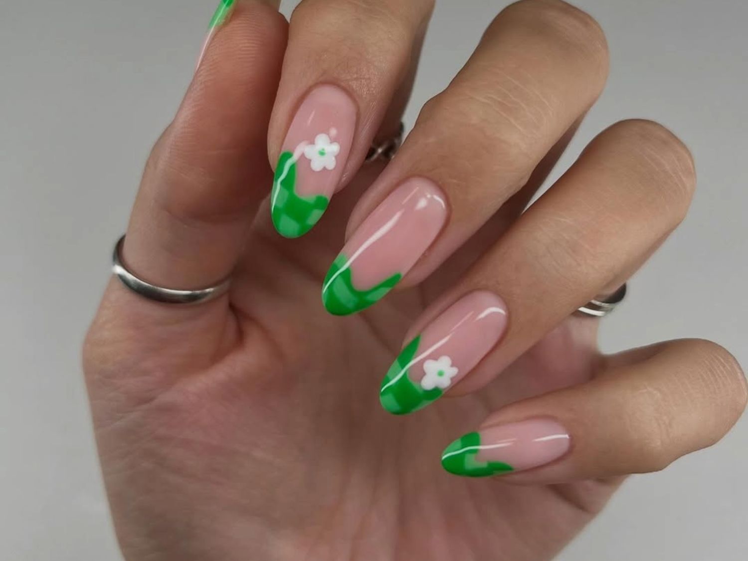 Spring Visual Idea — Green Nails