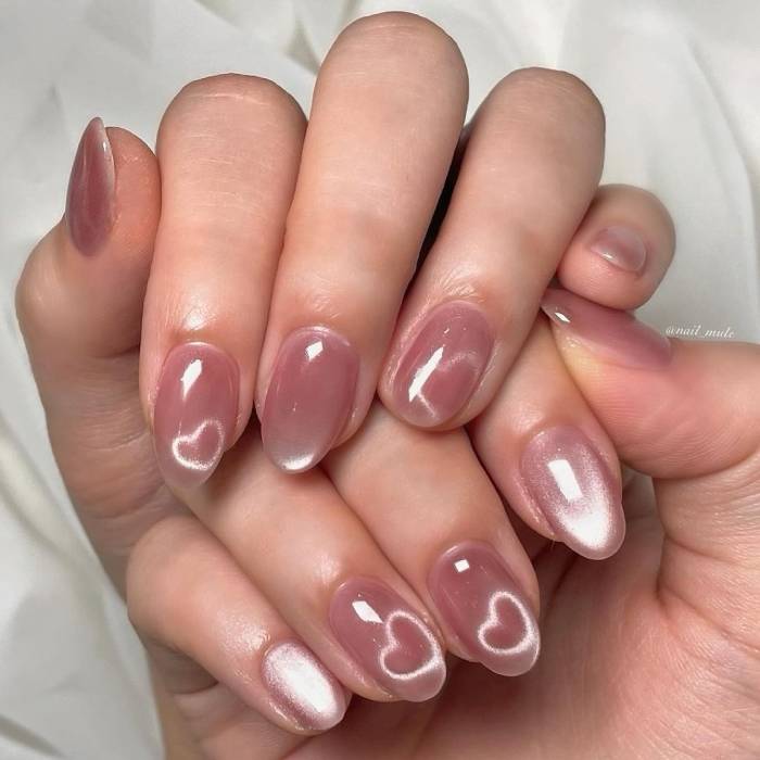 Short Oval Dusty Rose Cat-Eye Hearts Short Oval Dusty Rose Cat-Eye Hearts — Heart Nails