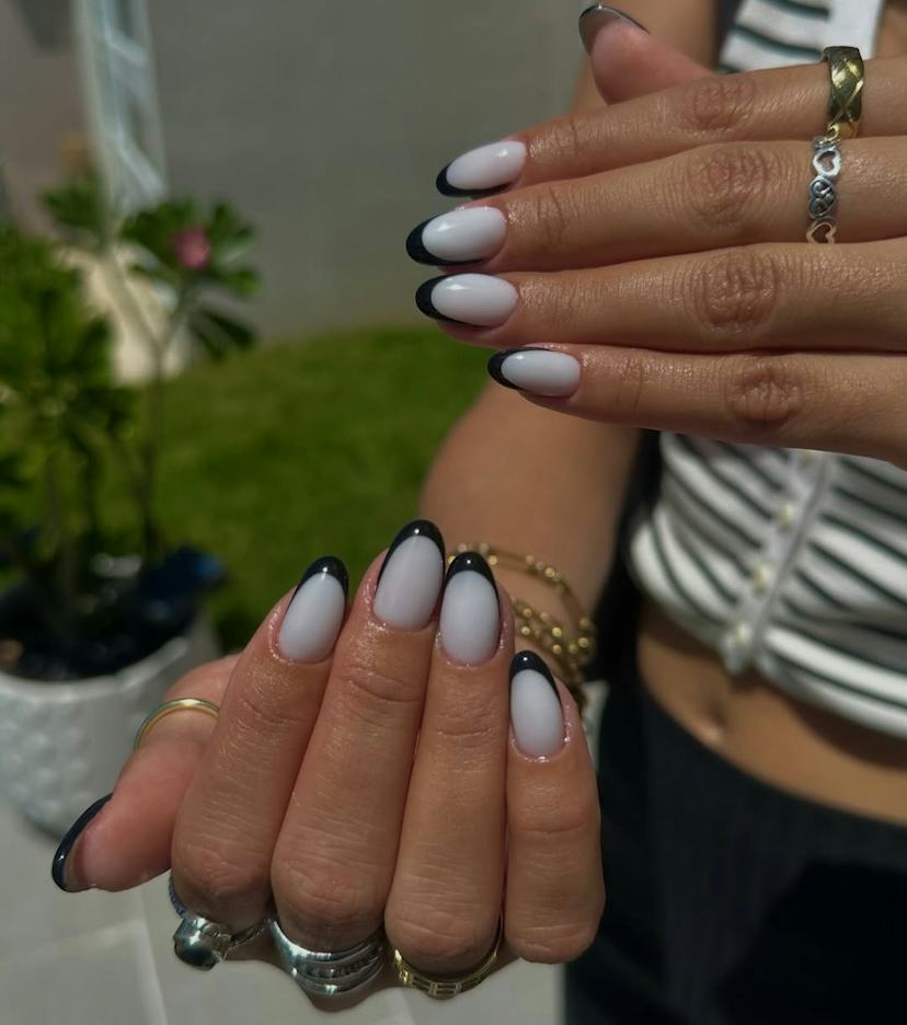 Classic Black Tip French Manicure Classic Black Tip French Manicure — Black and White Nails