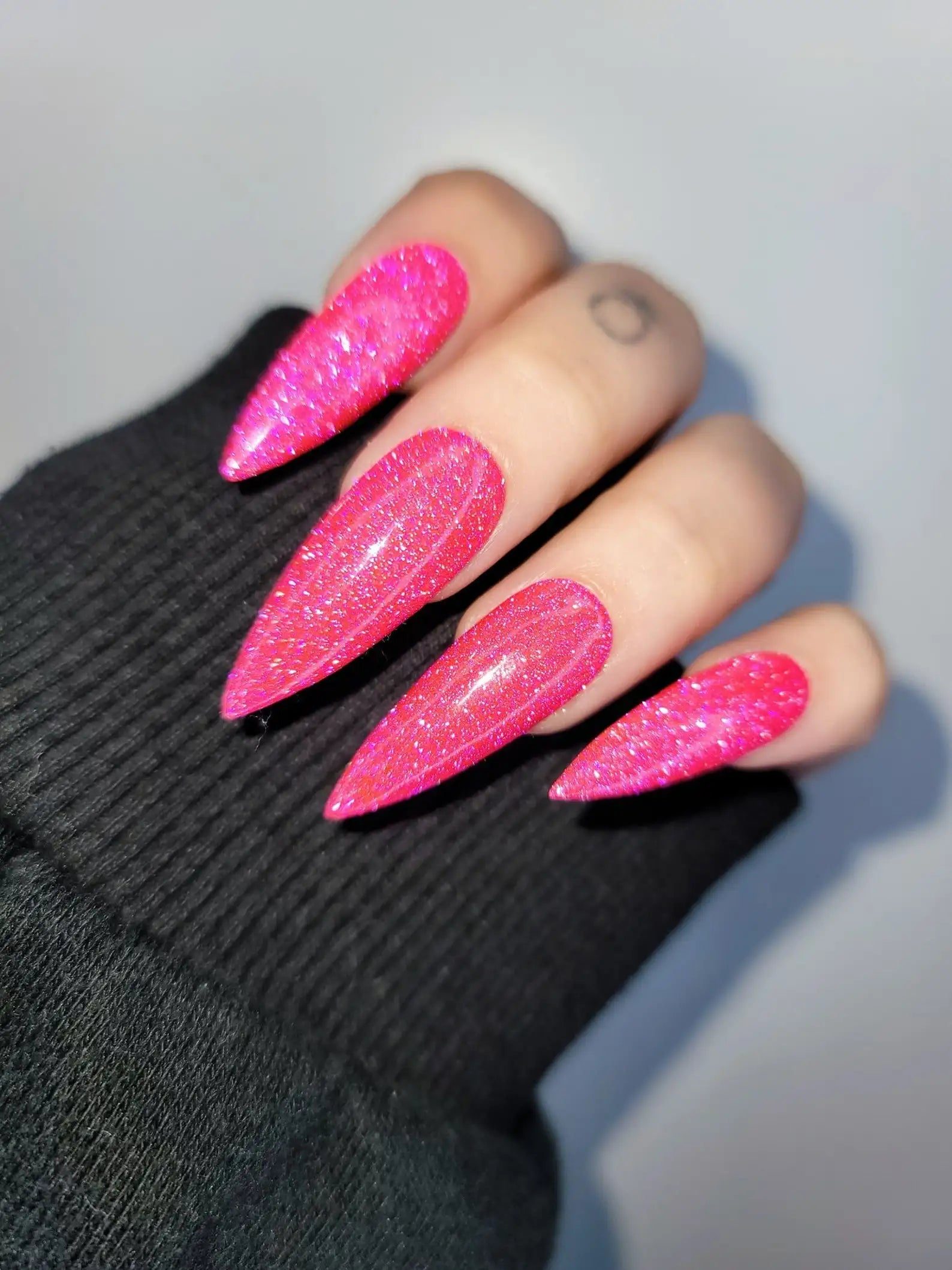 High-Shine Glitter Visual Idea — Stiletto Nails