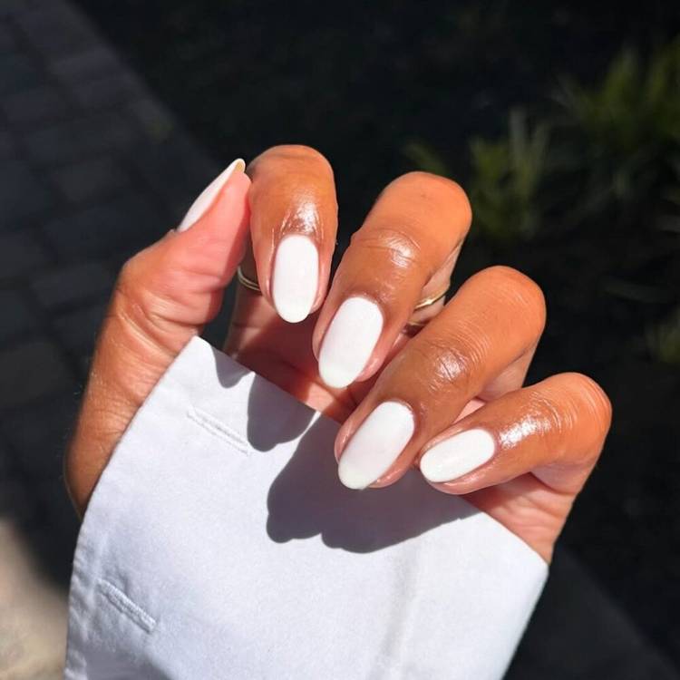 Bright White Glossy Medium Oval Bright White Glossy Medium Oval — Nails for Dark Skin