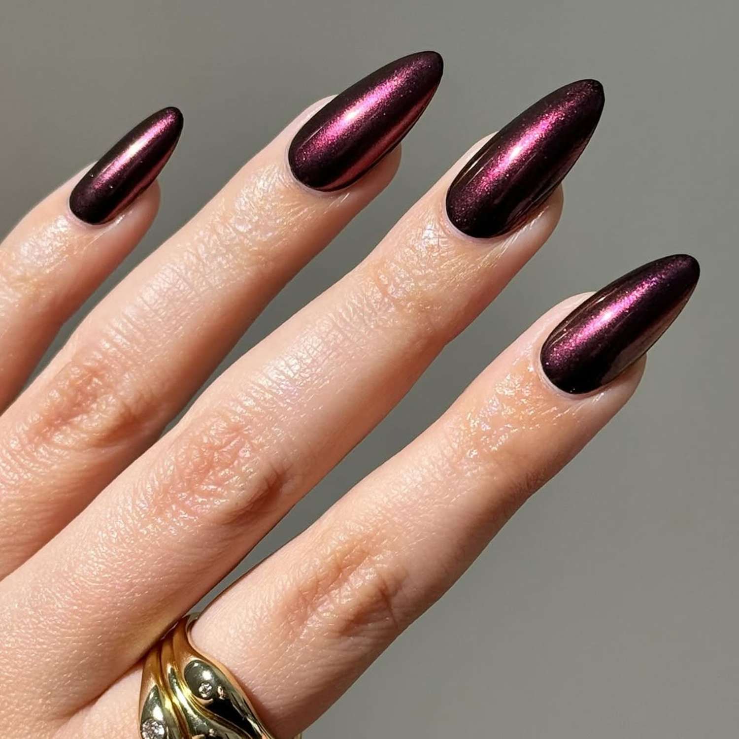 Deep Burgundy Chrome Stiletto Deep Burgundy Chrome Stiletto — Chrome Nails