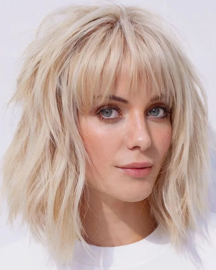 30 Collarbone Lob Haircuts for an Effortlessly Chic Look