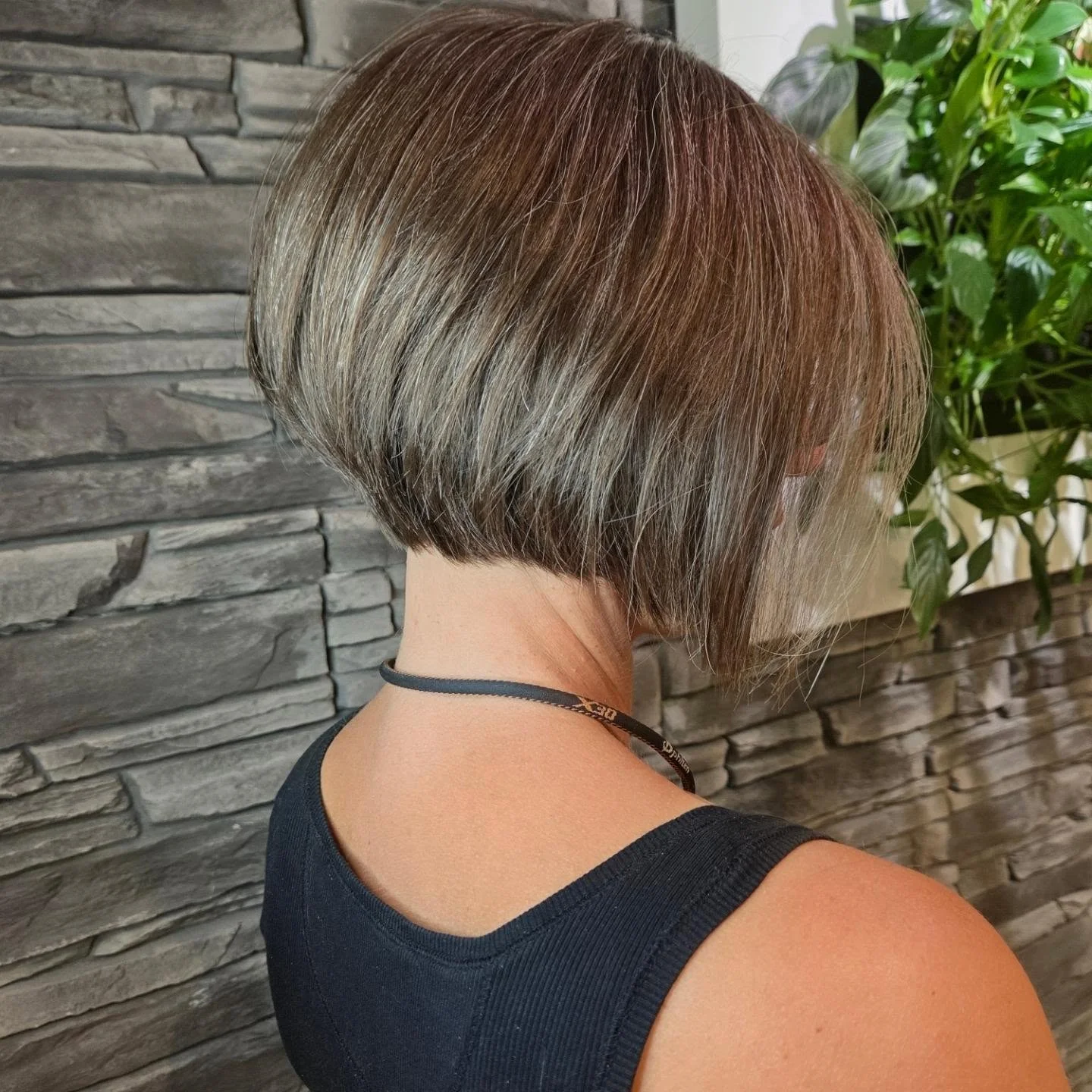 27 Stacked Angled Bob Haircuts for Modern Women