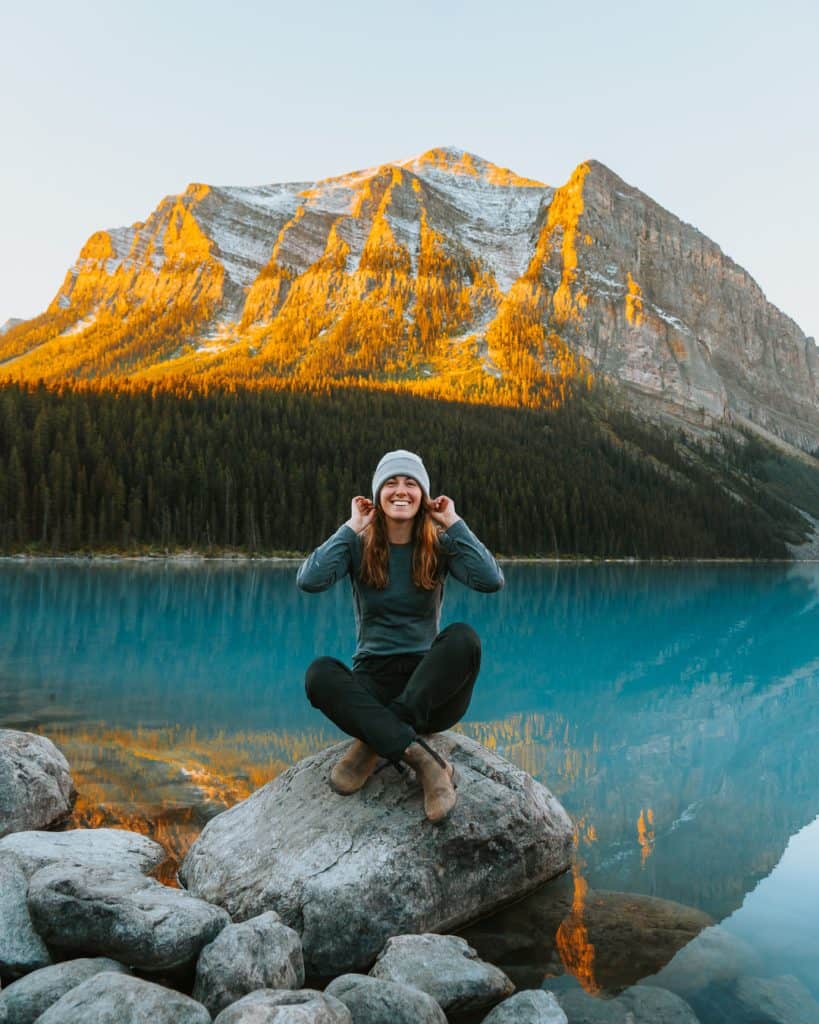 What To Wear: Hiking Outfits For Fall