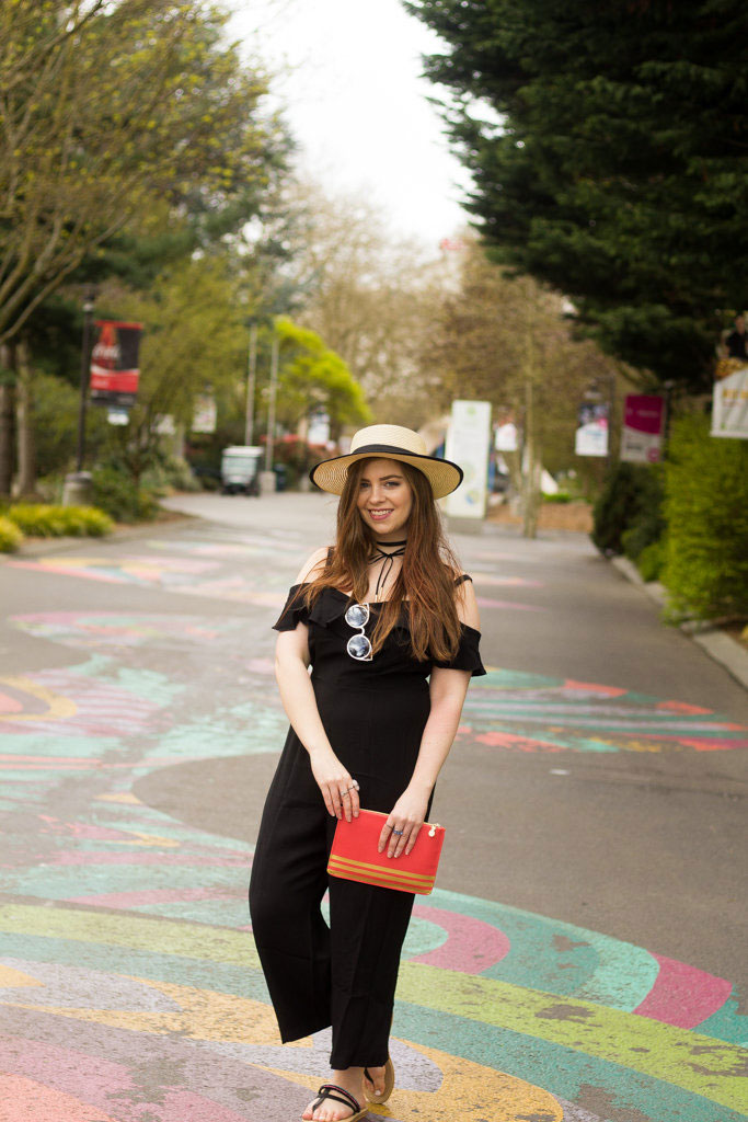 Elegant Black Jumpsuit with Wide-Brimmed Hat Elegant Black Jumpsuit with Wide-Brimmed Hat — Festival Outfits