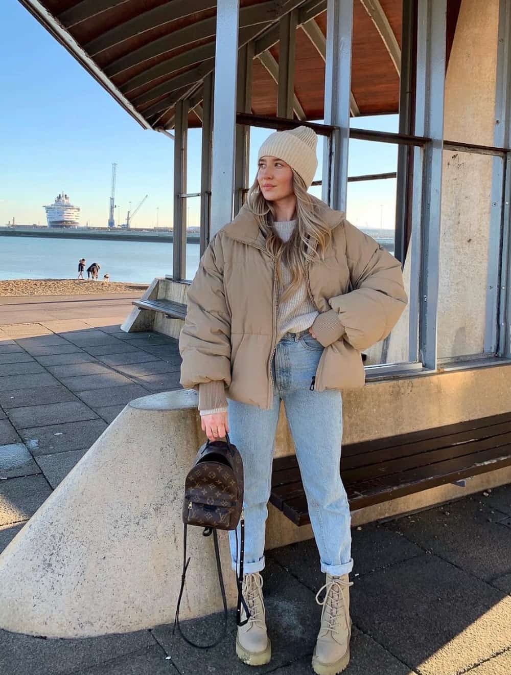 Oversized Puffer Jacket for Winter Streetwear Oversized Puffer Jacket for Winter Streetwear — Baddie Outfits