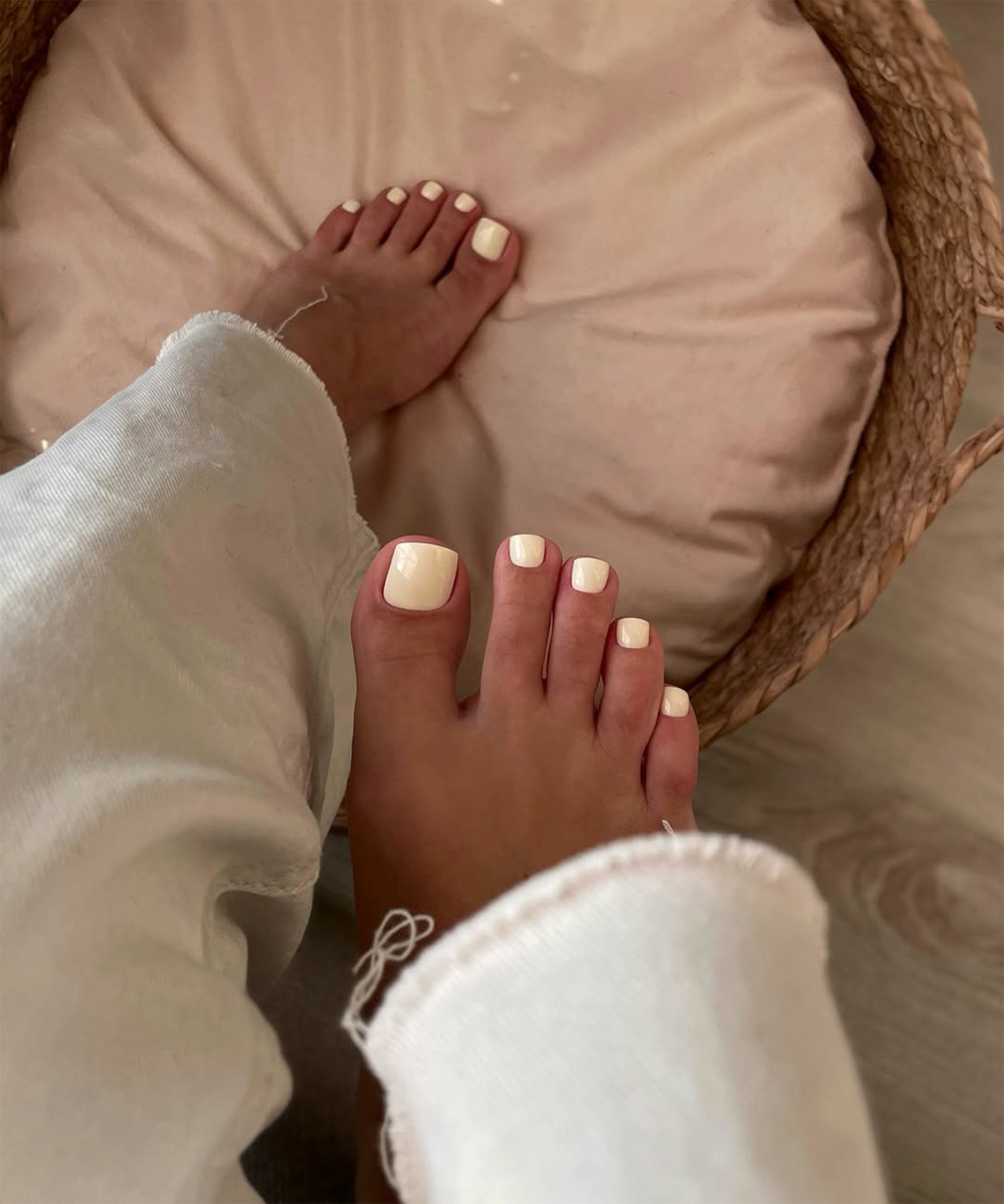 Soft Pale Yellow Glossy Square Toenails Soft Pale Yellow Glossy Square Toenails — Toe Nails