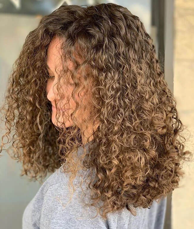 27 Long Wavy Hairstyles with Layers to Try in 2026