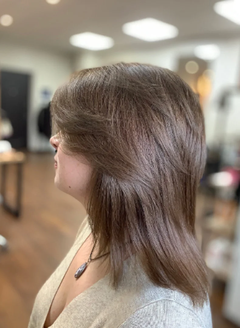 Medium-Length Haircuts with Layers: 25 Stylish Ideas for 2026