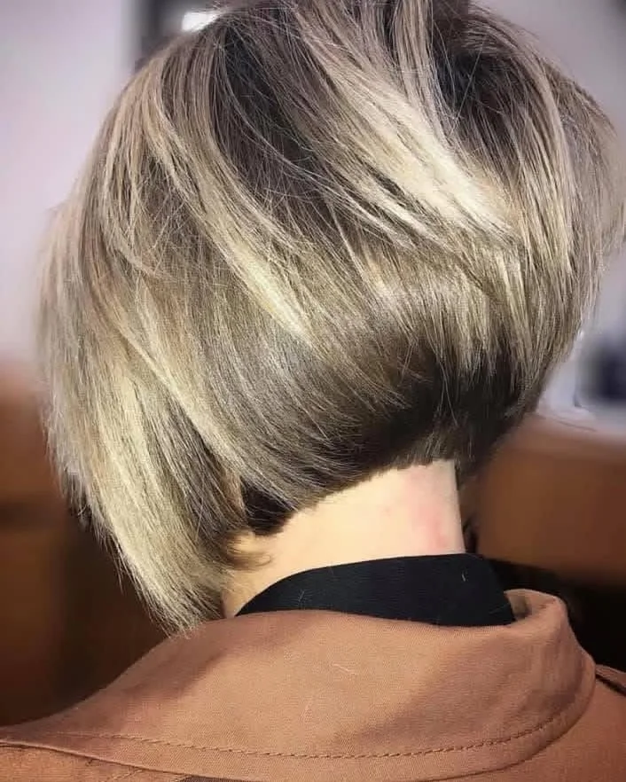 27 Stacked Angled Bob Haircuts for Modern Women