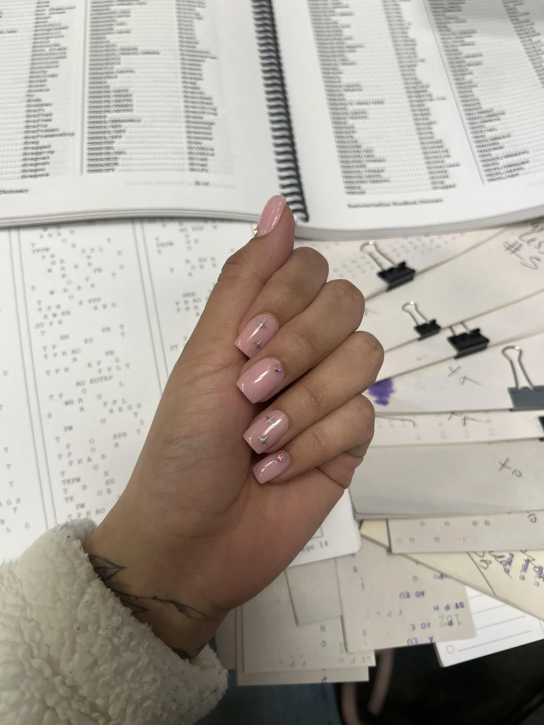 23 Short Glossy Nails For Natural Beauty Trends