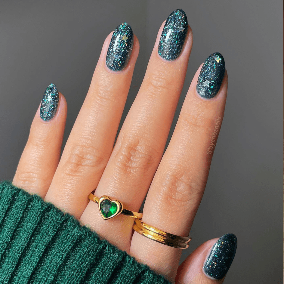 Visual Idea — Glitter Nails