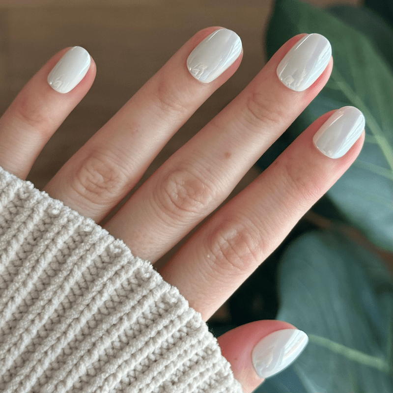 Extra Short Round Pearly Chrome Extra Short Round Pearly Chrome — White Chrome Nails