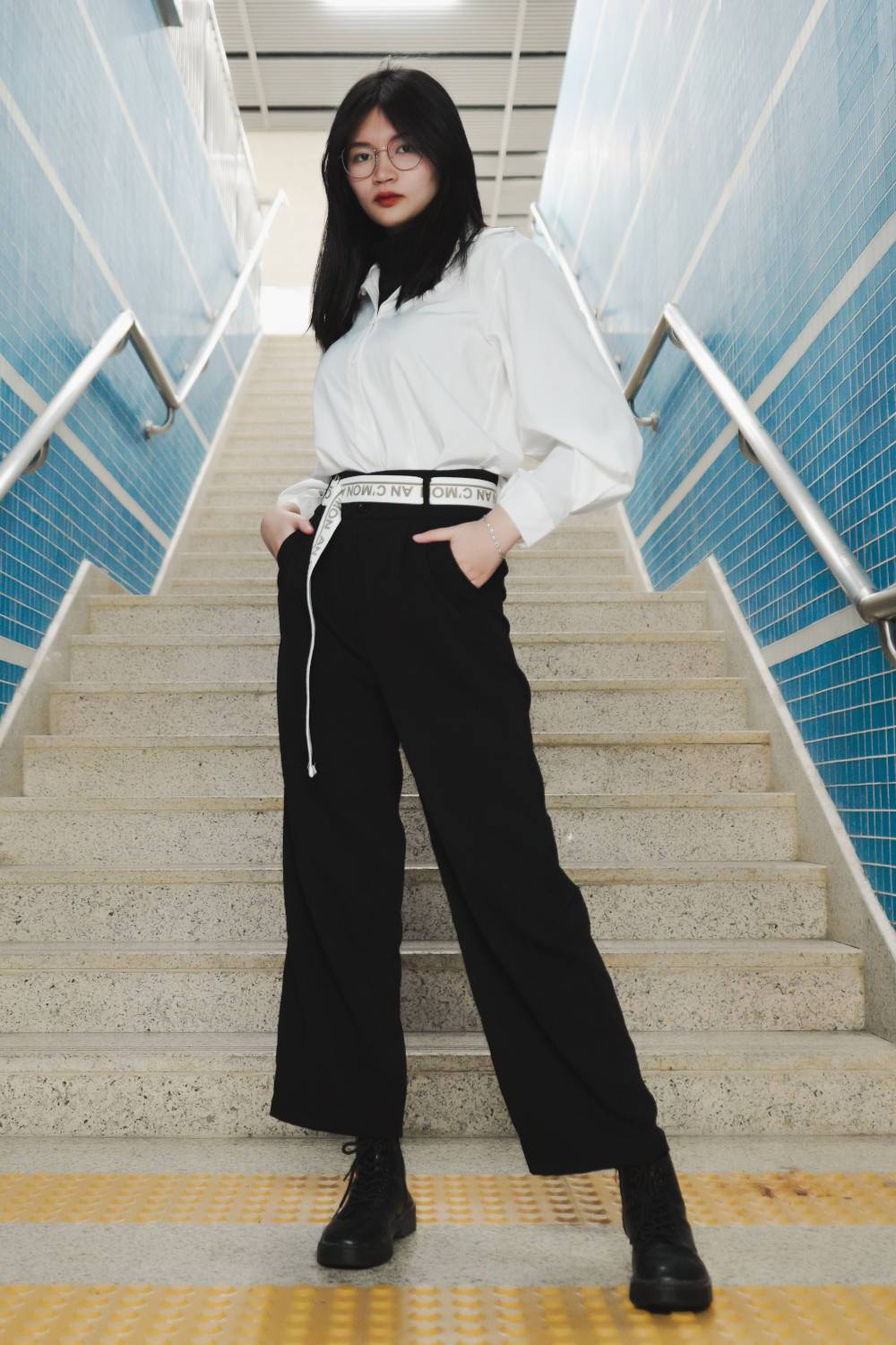 Oversized White Shirt and Black Wide-Leg Pants Oversized White Shirt and Black Wide-Leg Pants — Korean Outfits