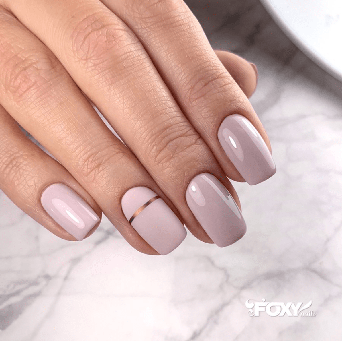 Thin Gold Line Accent On One Nail Visual Idea Thin Gold Line Accent On One Nail Visual Idea — Work Nails